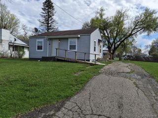 1233 W Coldwater Road, Mt. Morris Township, MI 48505