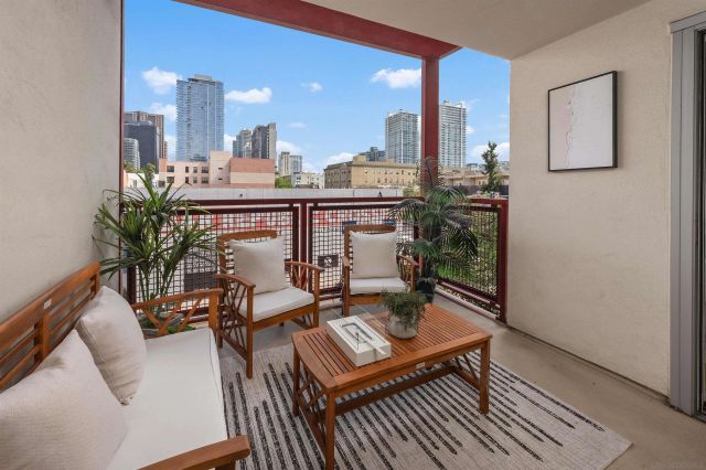 875 G Street 303, San Diego, CA 92101