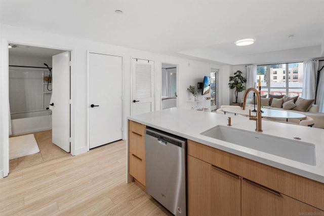 875 G Street 303, San Diego, CA 92101