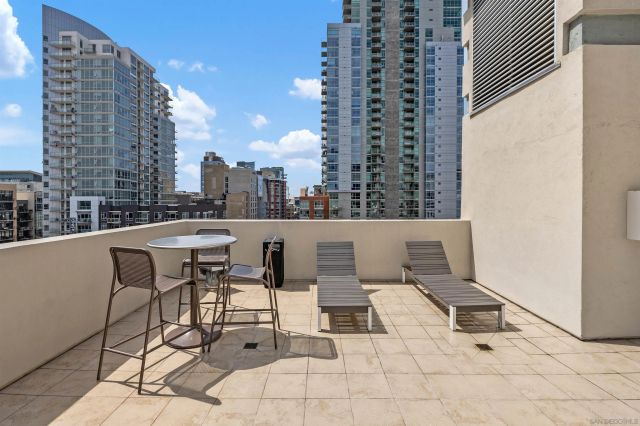 875 G Street 303, San Diego, CA 92101