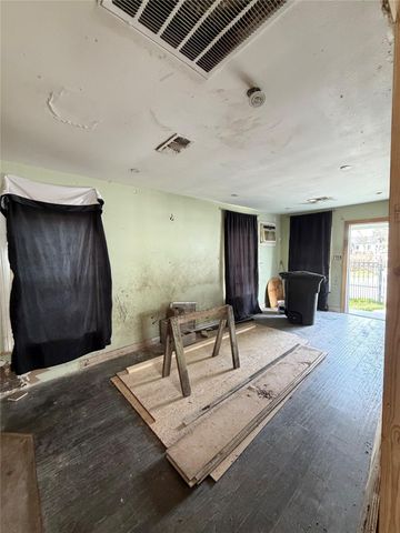 3508 Omega Street, Houston, TX 77022