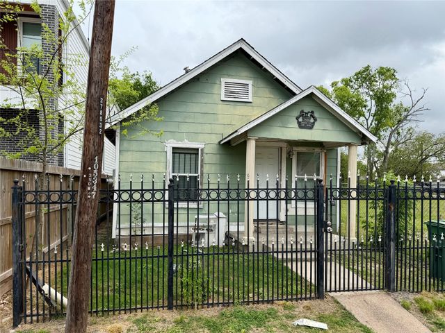 3508 Omega Street, Houston, TX 77022