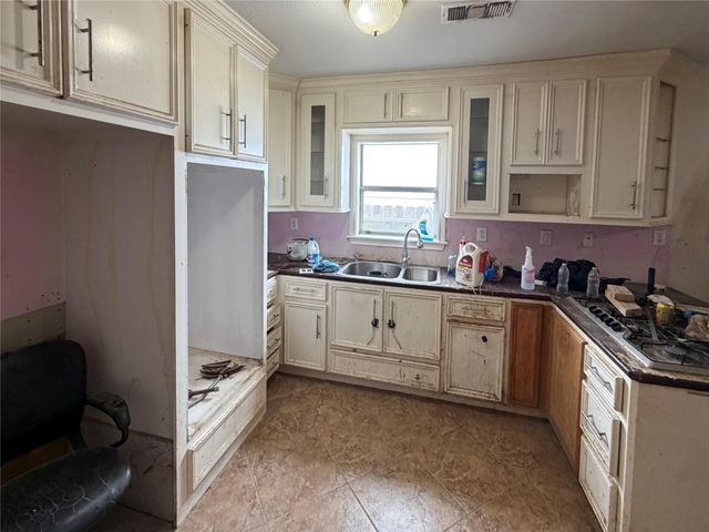 3508 Omega Street, Houston, TX 77022