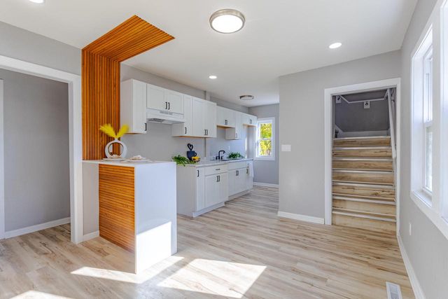 3230 N 12th STREET, Milwaukee, WI 53206