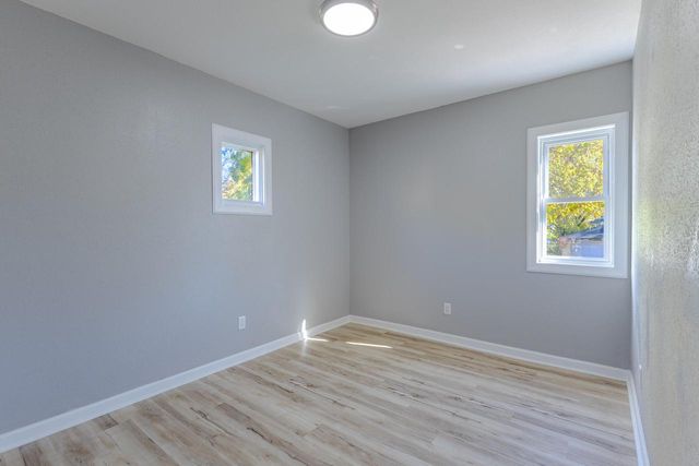 3230 N 12th STREET, Milwaukee, WI 53206