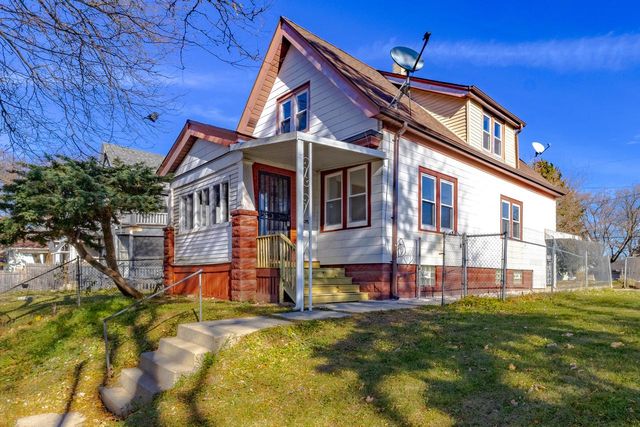 3230 N 12th STREET, Milwaukee, WI 53206