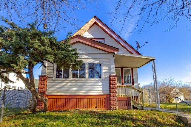 3230 N 12th STREET, Milwaukee, WI 53206