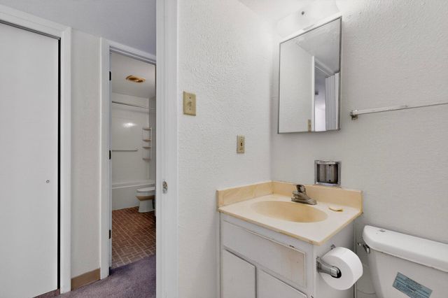 440 SALAZAR Court SE, Albuquerque, NM 87102