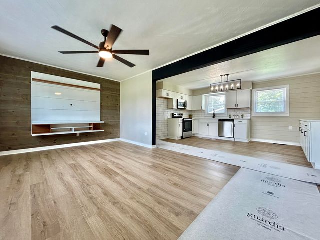 57 Country Hill Drive, Somerset, KY 42503