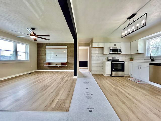 57 Country Hill Drive, Somerset, KY 42503