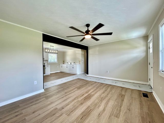 57 Country Hill Drive, Somerset, KY 42503