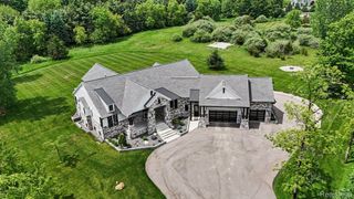 5015 Birch Drive, Springfield Charter Township, MI 48350