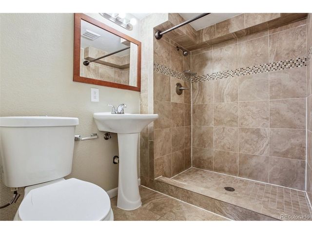 2211 Lima St, Aurora, CO 80010