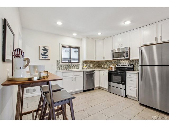 2211 Lima St, Aurora, CO 80010