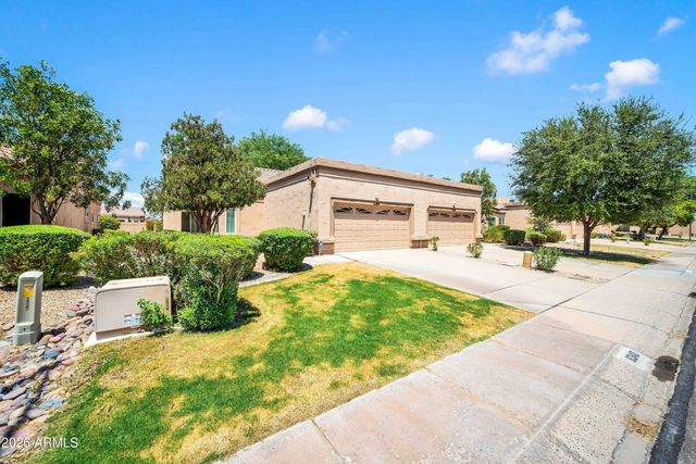 8348 W TARO Lane, Peoria, AZ 85382