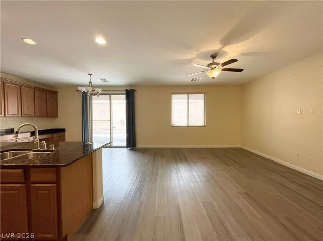 7258 Summer Grove Avenue, Las Vegas, NV 89117