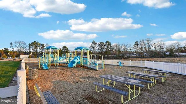 272 HERMOSA DR, Egg Harbor Township, NJ 08234