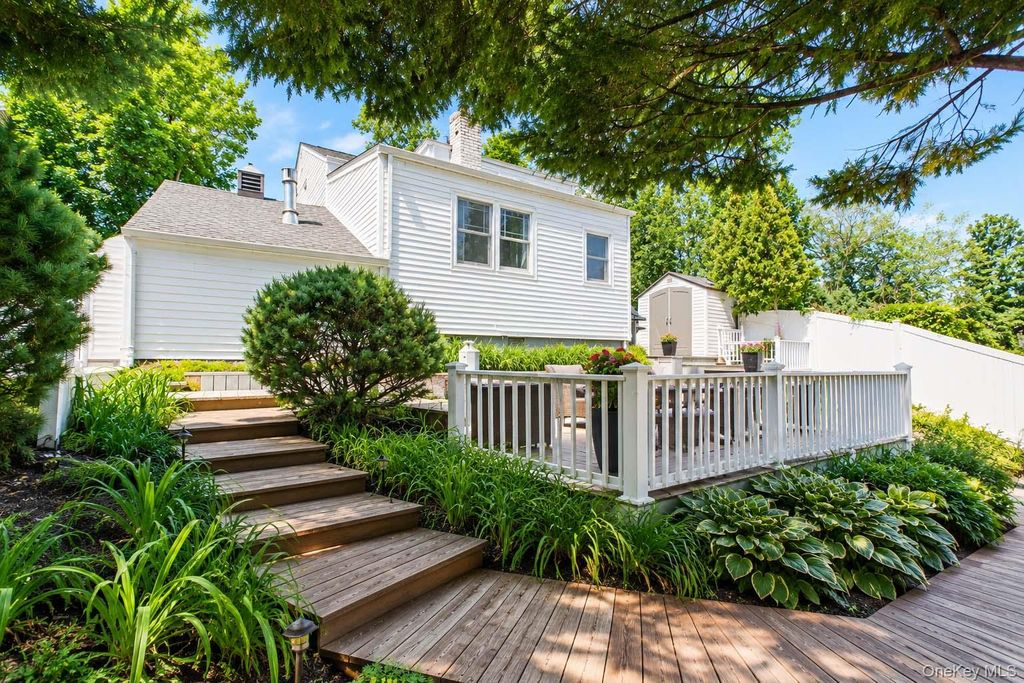 245 Old Mamaroneck Road, White Plains, NY 10605 — photo 2
