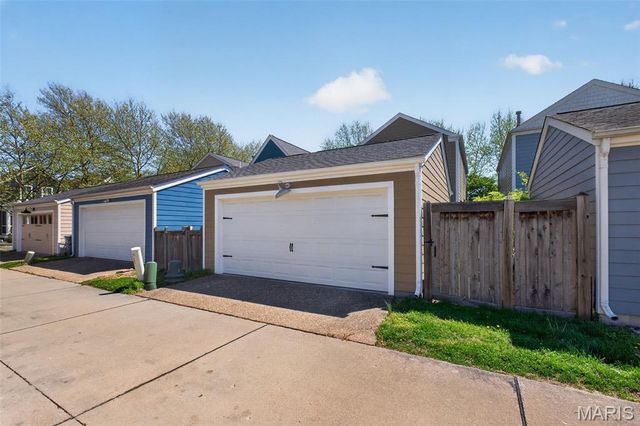 3208 S Civic Green Drive, St Charles, MO 63301