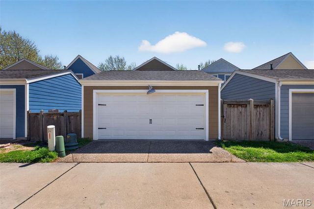 3208 S Civic Green Drive, St Charles, MO 63301