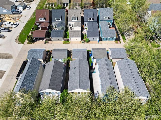 3208 S Civic Green Drive, St Charles, MO 63301