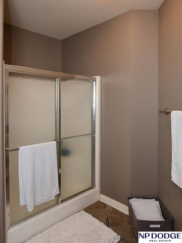 7160 N 122 Avenue, Omaha, NE 68142