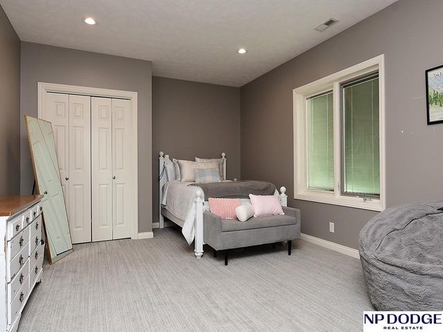 7160 N 122 Avenue, Omaha, NE 68142