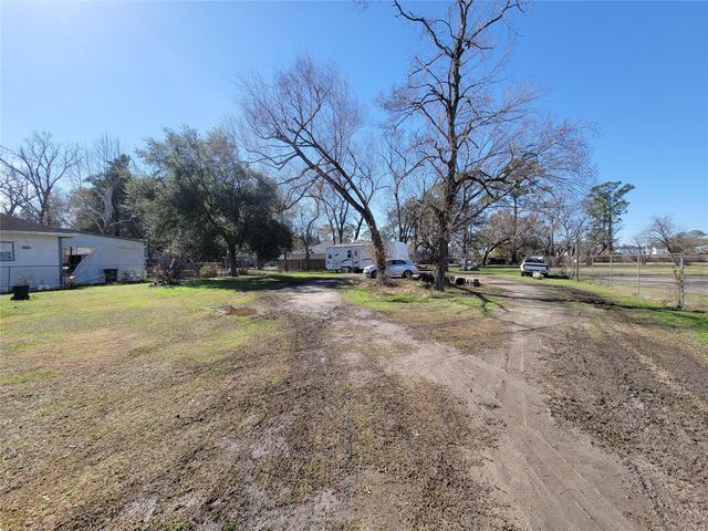 6303 Tuskegee Street, Houston, TX 77091