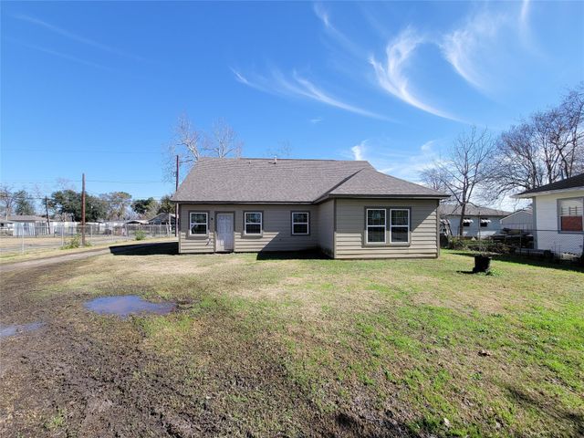 6303 Tuskegee Street, Houston, TX 77091