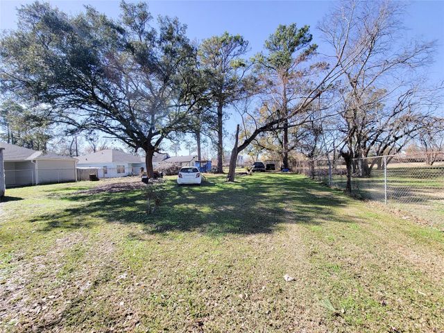 6303 Tuskegee Street, Houston, TX 77091