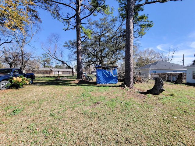 6303 Tuskegee Street, Houston, TX 77091