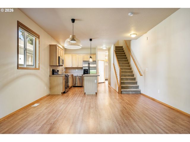 65 Se 88TH Ave, Portland, OR 97216