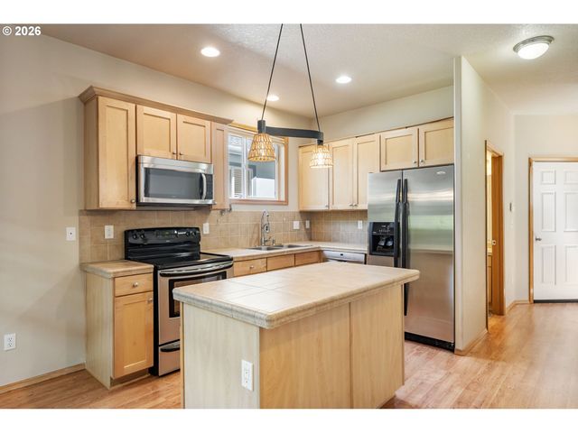 65 Se 88TH Ave, Portland, OR 97216