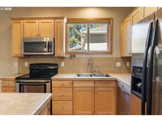 65 Se 88TH Ave, Portland, OR 97216
