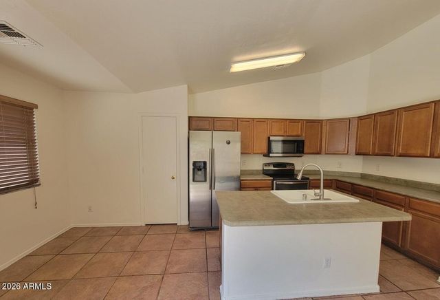 3133 W HUNTINGTON Drive, Phoenix, AZ 85041