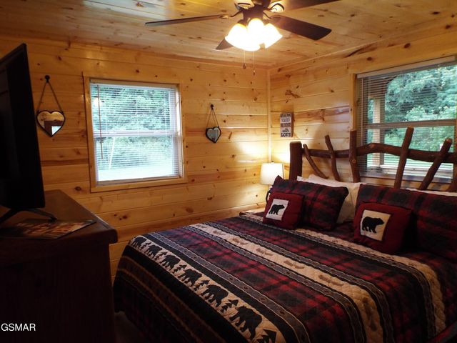 6018 Larkmoor Road, Cosby, TN 37722