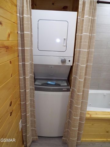 6018 Larkmoor Road, Cosby, TN 37722