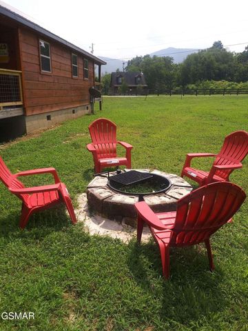 6018 Larkmoor Road, Cosby, TN 37722