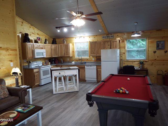 6018 Larkmoor Road, Cosby, TN 37722