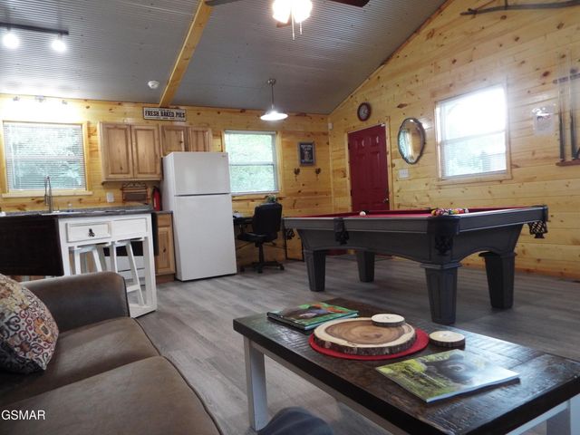 6018 Larkmoor Road, Cosby, TN 37722