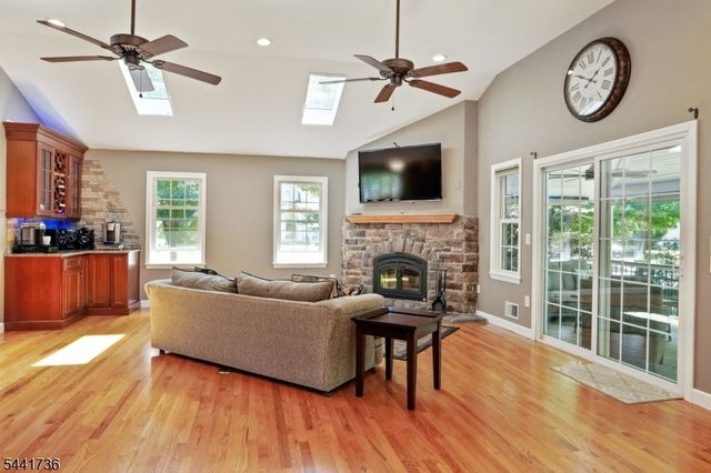1 Emerson Dr, Livingston Twp., NJ 07039