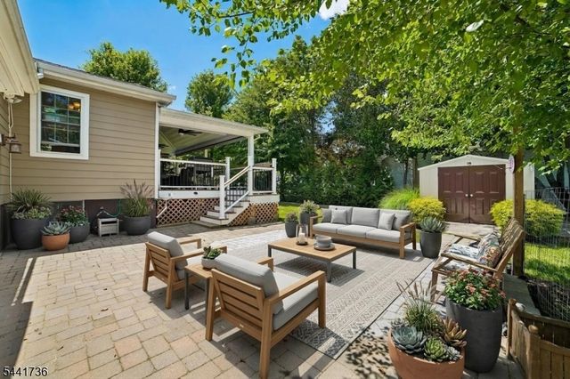 1 Emerson Dr, Livingston Twp., NJ 07039