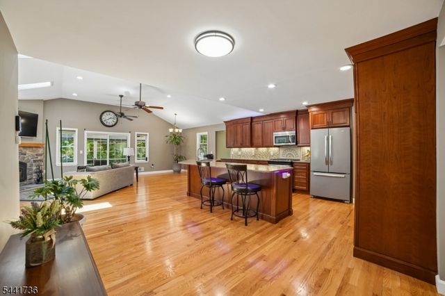 1 Emerson Dr, Livingston Twp., NJ 07039