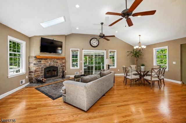 1 Emerson Dr, Livingston Twp., NJ 07039