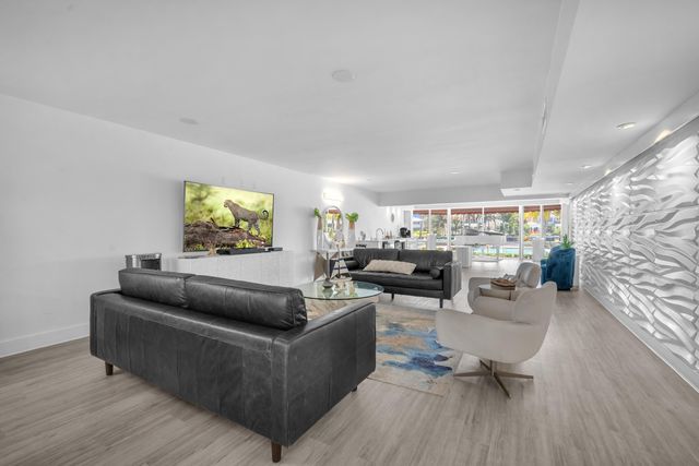 1015 Spanish River Road, Boca Raton, FL 33432