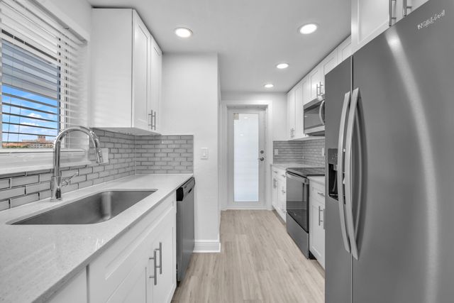 1015 Spanish River Road, Boca Raton, FL 33432