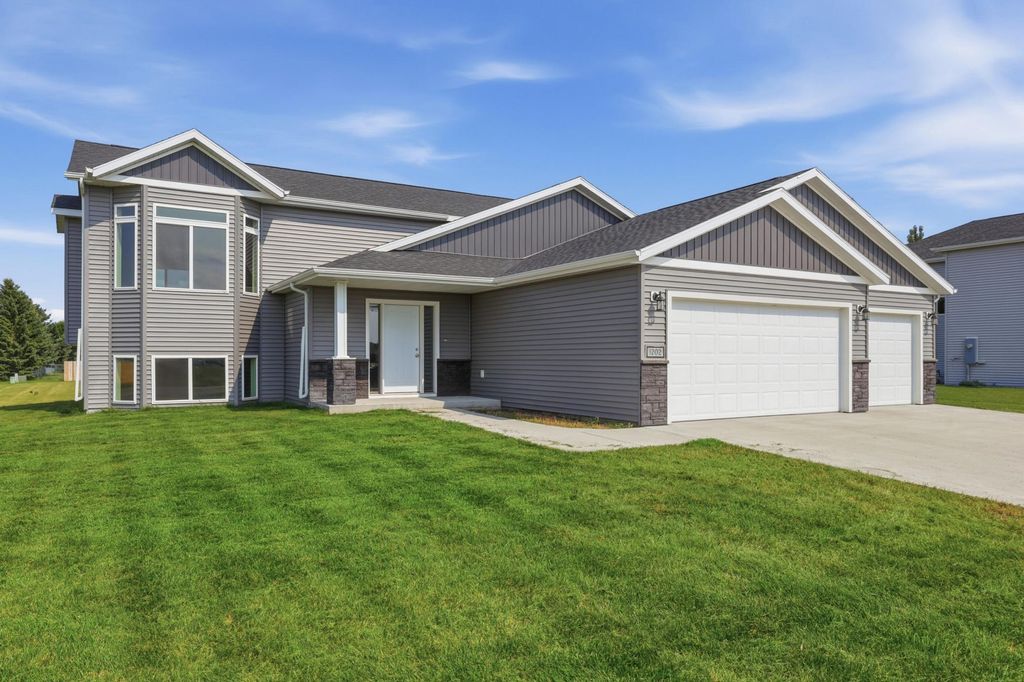 1202 Southview Drive SW, Glyndon, MN 56547