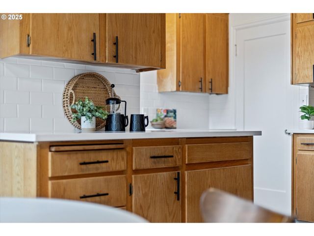 4830 Ne 60TH Ave, Portland, OR 97218