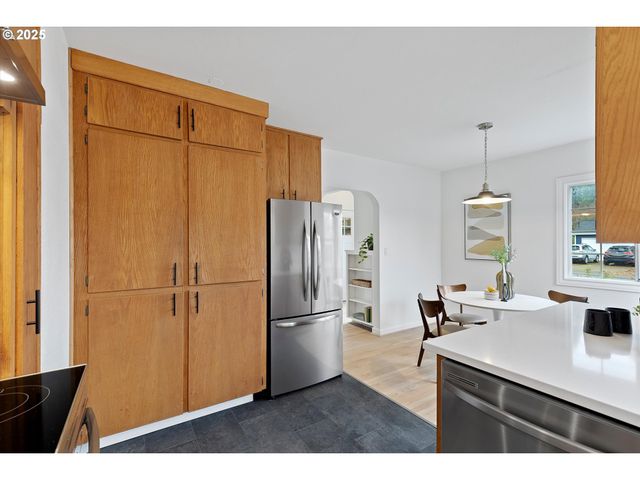 4830 Ne 60TH Ave, Portland, OR 97218