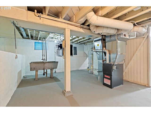 4830 Ne 60TH Ave, Portland, OR 97218